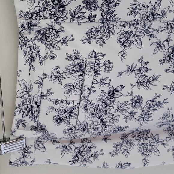 Mario Serrani Italy Comfort Stretch Slim Fit Tummy Control Cropped Pants Size 10 - Picture 10 of 16